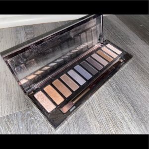Naked Smoky Eyeshadow Palette